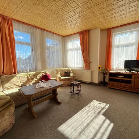 Hotel Zur Henne Schmiedefeld am Rennsteig Εξωτερικό φωτογραφία